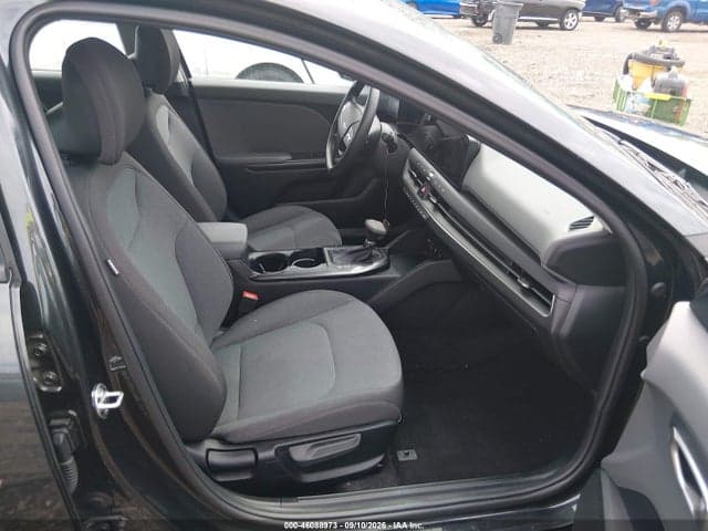 2025 KIA K4 LXS 5