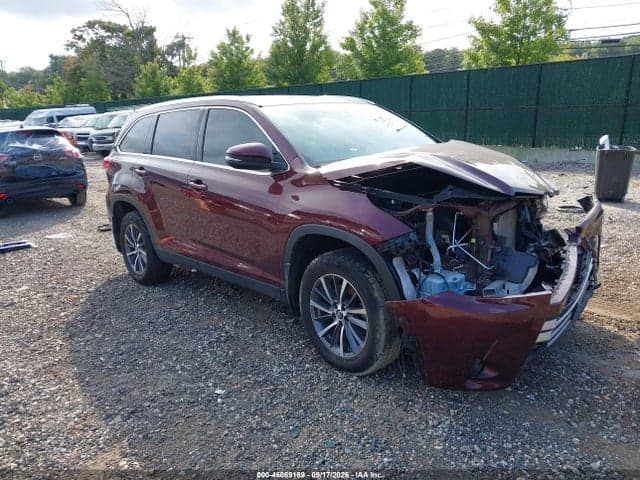 2019 TOYOTA HIGHLANDER XLE 1