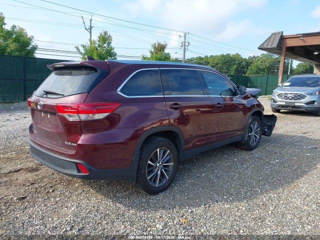 2019 TOYOTA HIGHLANDER XLE 4