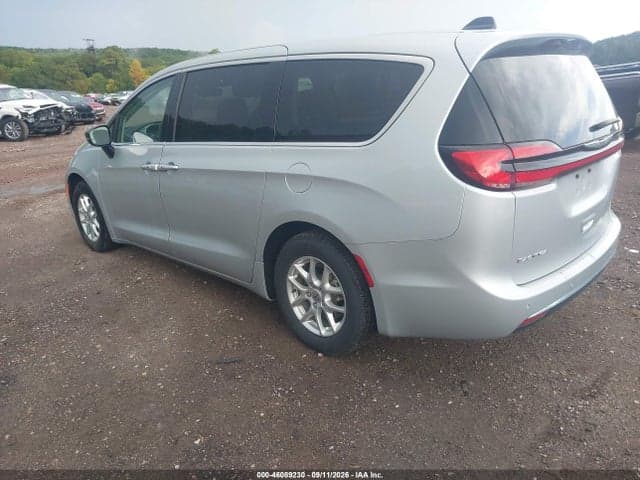 2024 CHRYSLER PACIFICA TOURING L 3