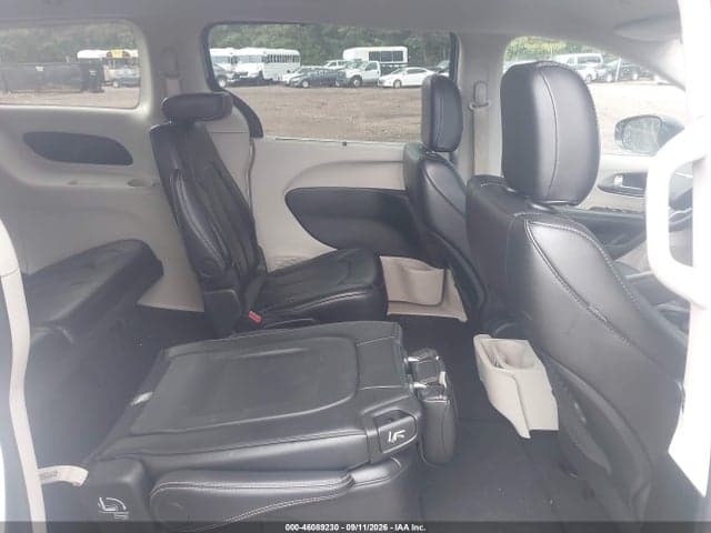2024 CHRYSLER PACIFICA TOURING L 8
