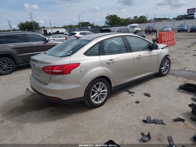 2017 FORD FOCUS SE 4