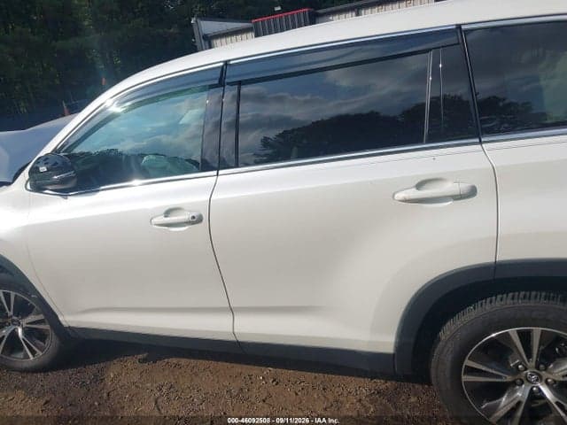 2019 TOYOTA HIGHLANDER LE 14
