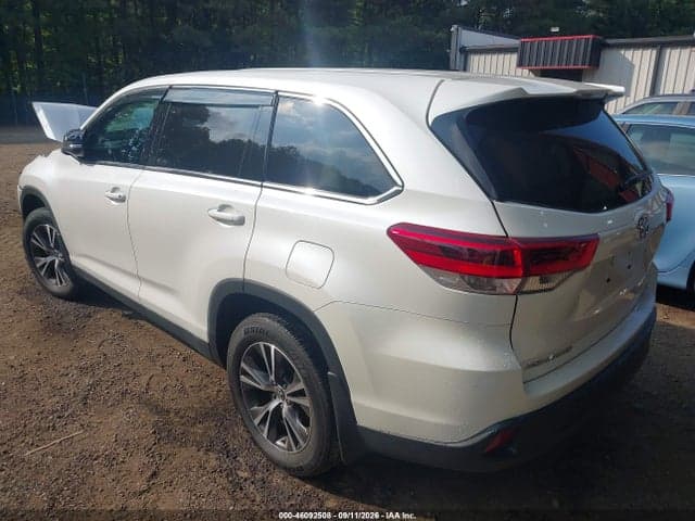 2019 TOYOTA HIGHLANDER LE 3