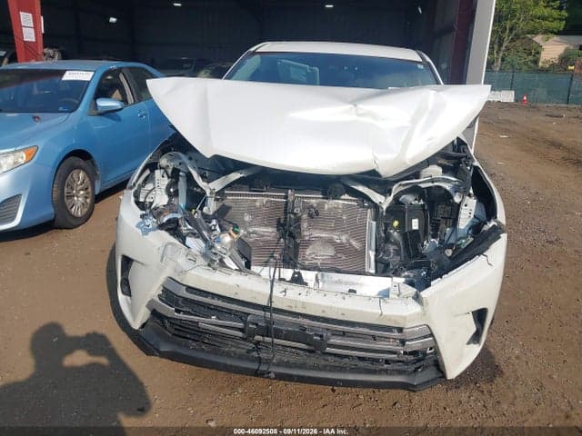 2019 TOYOTA HIGHLANDER LE 6
