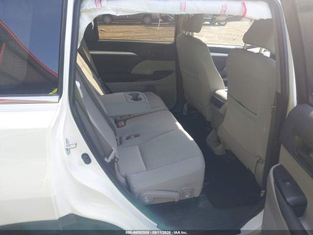 2019 TOYOTA HIGHLANDER LE 8