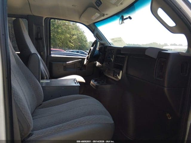 2017 CHEVROLET EXPRESS 2500 LT 5