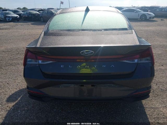 2021 HYUNDAI ELANTRA SE 16