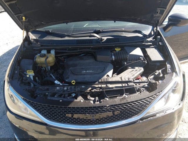 2017 CHRYSLER PACIFICA 10