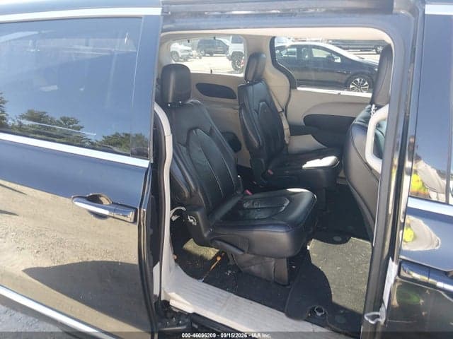 2017 CHRYSLER PACIFICA 8