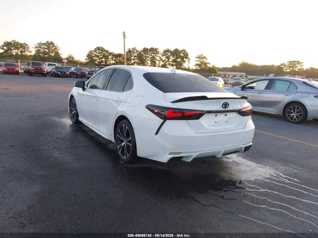 2019 TOYOTA CAMRY SE 3