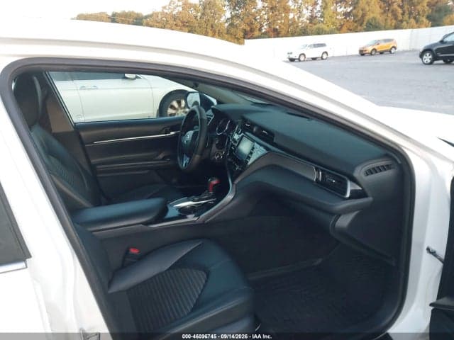 2019 TOYOTA CAMRY SE 5