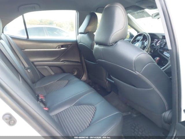 2019 TOYOTA CAMRY SE 8