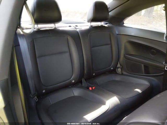 2018 VOLKSWAGEN BEETLE 2.0T SE 8