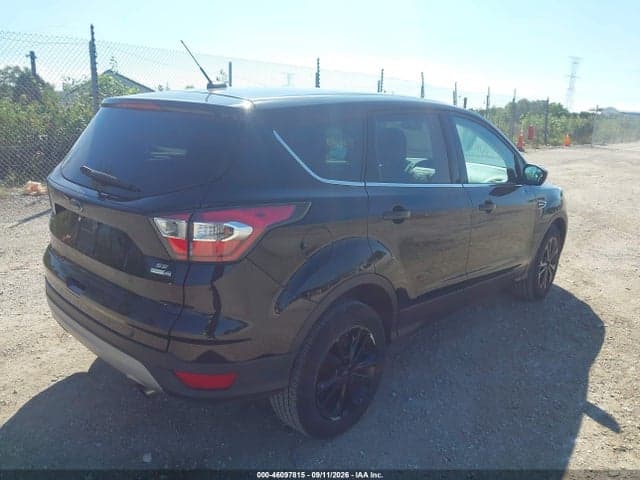 2017 FORD ESCAPE SE 4
