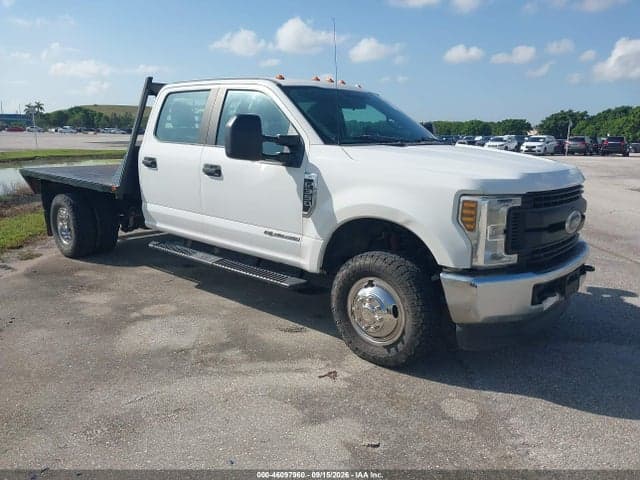 2019 FORD F-350 CHASSIS XL