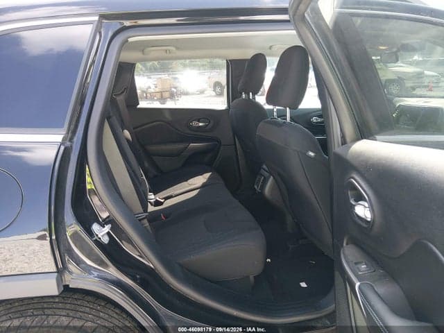 2019 JEEP CHEROKEE LATITUDE FWD 8