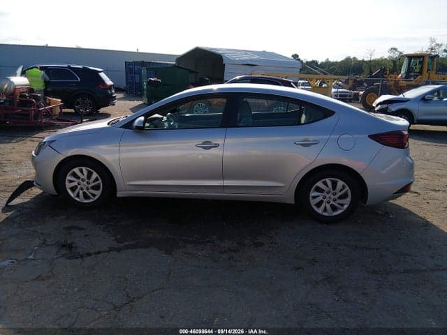 2019 HYUNDAI ELANTRA SE 14