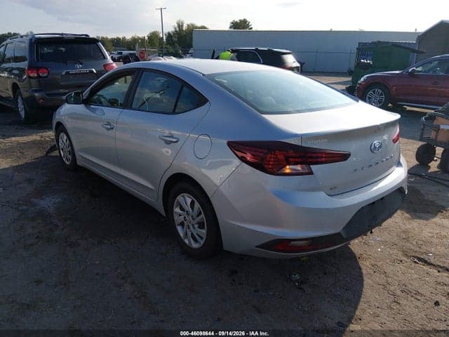 2019 HYUNDAI ELANTRA SE 3