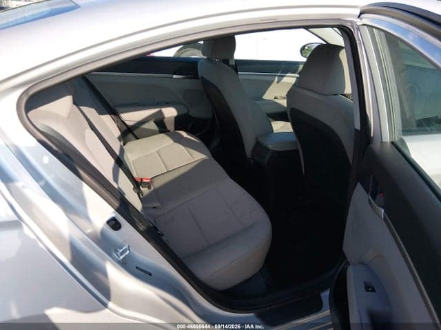 2019 HYUNDAI ELANTRA SE 8