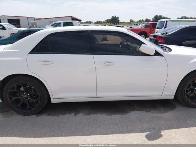 2020 CHRYSLER 300 300S 13