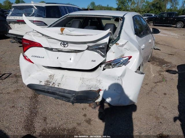 2017 TOYOTA COROLLA SE 4