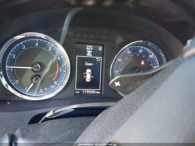 2017 TOYOTA COROLLA SE 7