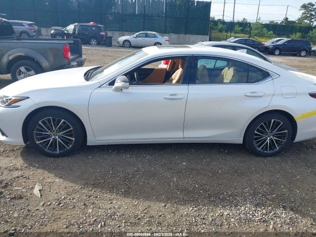 2023 LEXUS ES 300H 14