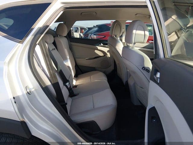 2017 HYUNDAI TUCSON SE 8