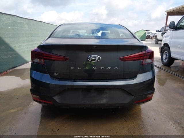 2020 HYUNDAI ELANTRA SE 18