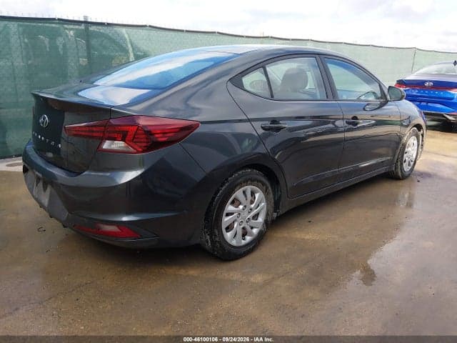2020 HYUNDAI ELANTRA SE 4