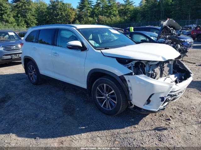 2019 TOYOTA HIGHLANDER XLE