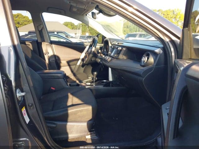 2017 TOYOTA RAV4 LE 4