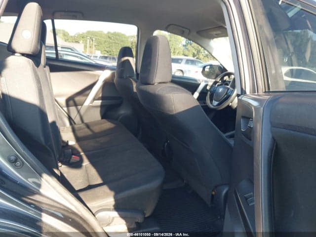 2017 TOYOTA RAV4 LE 6