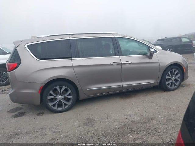 2017 CHRYSLER PACIFICA LIMITED 14