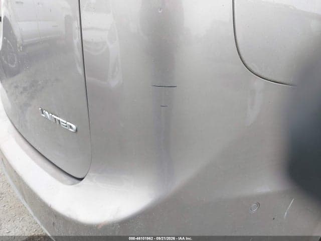 2017 CHRYSLER PACIFICA LIMITED 18