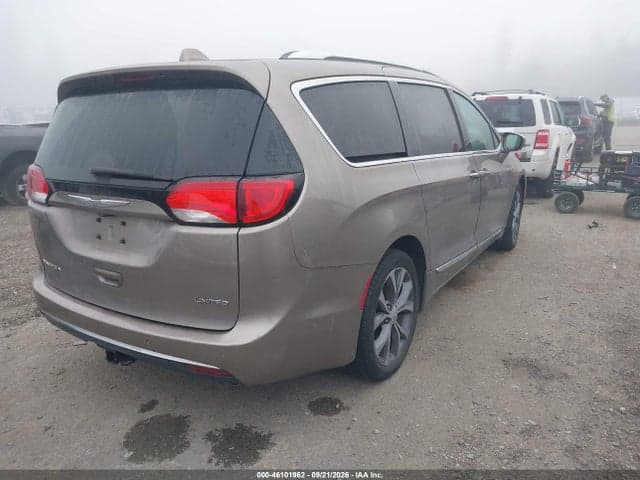2017 CHRYSLER PACIFICA LIMITED 4
