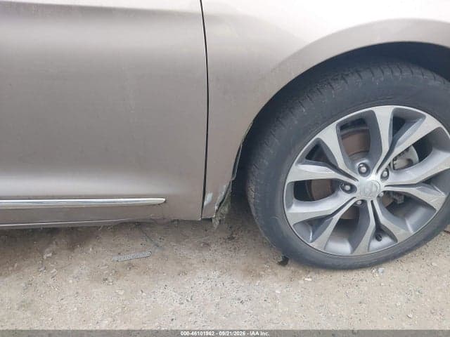 2017 CHRYSLER PACIFICA LIMITED 6