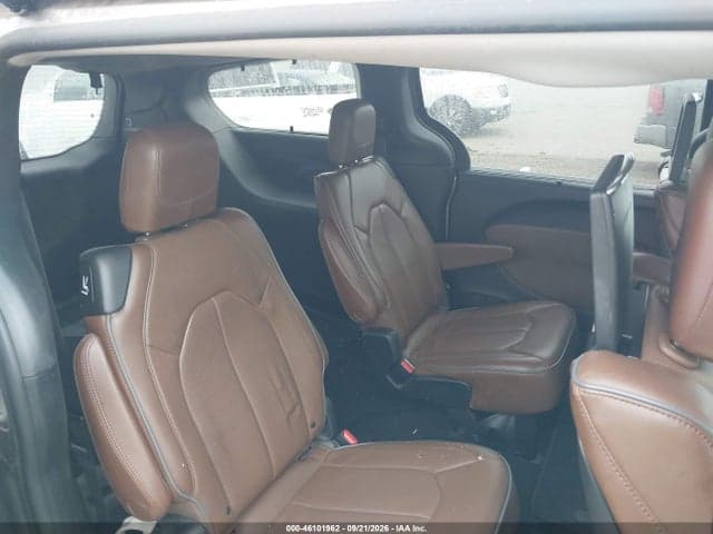 2017 CHRYSLER PACIFICA LIMITED 8