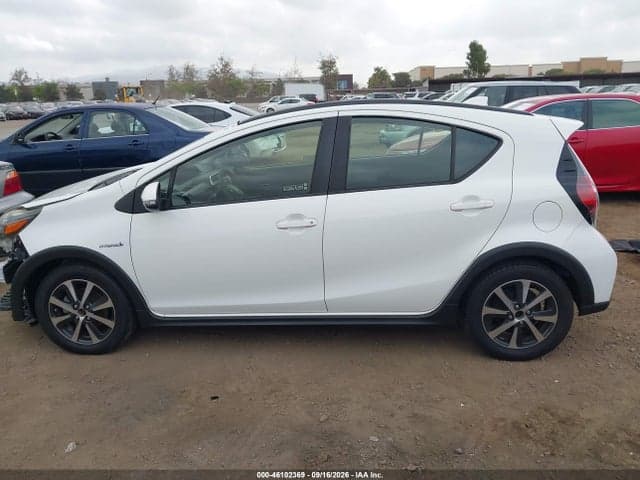 2018 TOYOTA PRIUS C TWO 15