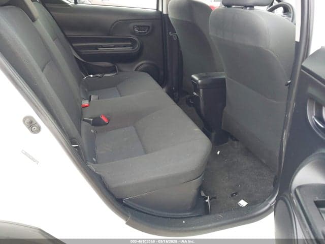 2018 TOYOTA PRIUS C TWO 8
