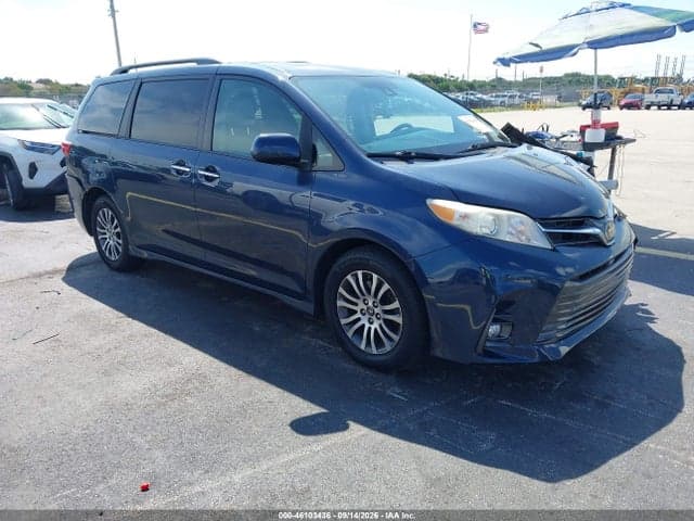 2018 TOYOTA SIENNA XLE PREMIUM 8 PASSENGER