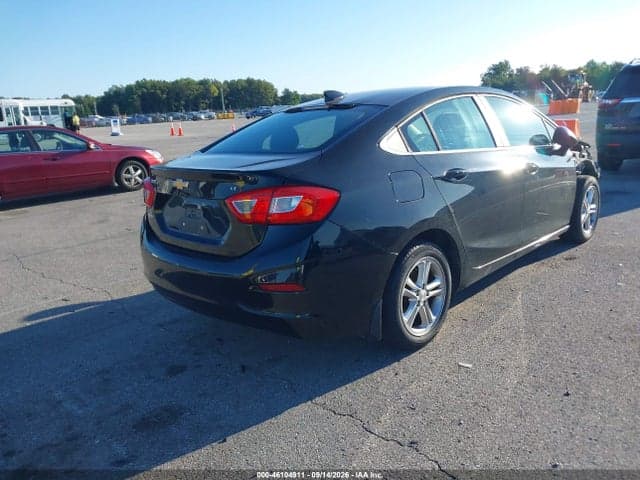 2017 CHEVROLET CRUZE LT AUTO 4