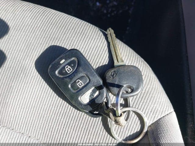 2017 HYUNDAI ELANTRA SE 11