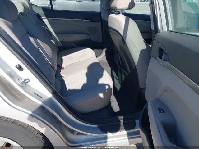 2017 HYUNDAI ELANTRA SE 8