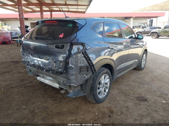 2017 HYUNDAI TUCSON SE 4