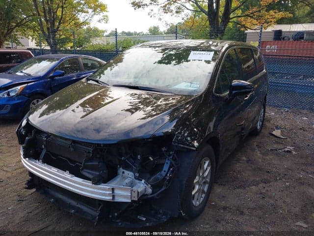 2027 CHRYSLER PACIFICA 2