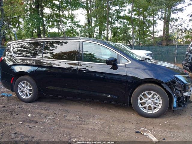 2027 CHRYSLER PACIFICA 13