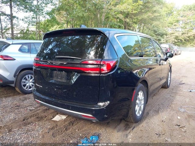 2027 CHRYSLER PACIFICA 4