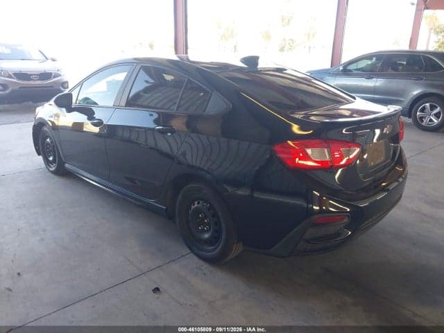 2018 CHEVROLET CRUZE LT AUTO 2